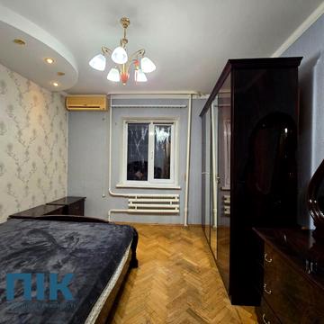 Миколи Ушакова вул., 16