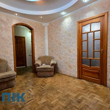 Миколи Ушакова вул., 16