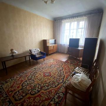 Продаю большую трехкомнатную сталинку напротив ДК!