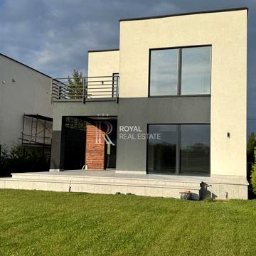 Центральна вул.