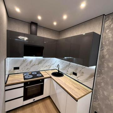 Євгена Чикаленка вул., 93/1