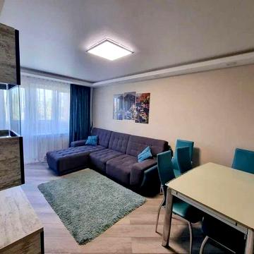 Продам 3-к квартиру с ремонтом на Малиновского, Солнечный