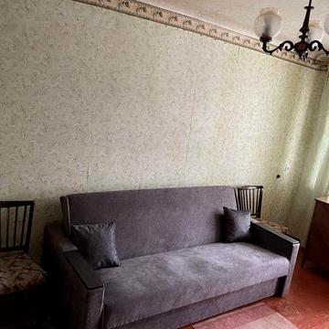 Здається квартира на довготривалий термін.