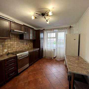 Довгострокова оренда 2-кімнатної квартири по вул. Наливайка