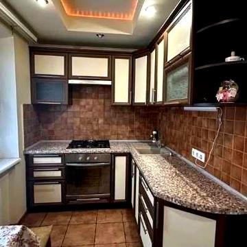 Продам 2х кв Одесская 3/5 с капит ремонтом, меб.