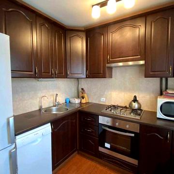 Продам 2х комн кв пер Ландау/Юбилейный 3/9 с капит ремонтом, меб.