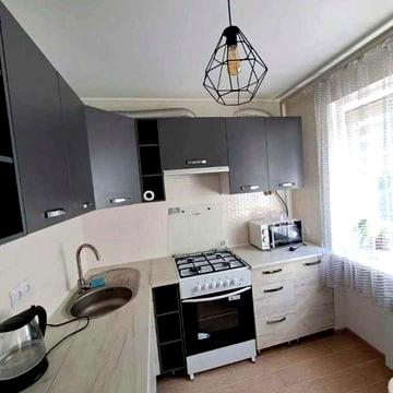 Продам 3х комн кв пр Аэрокосмический 5/9 с кап ремонтом, меб