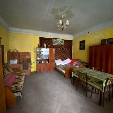 Івана Франка вул., 27