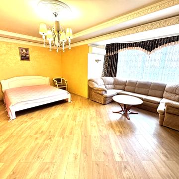 Борщагівська вул., 206