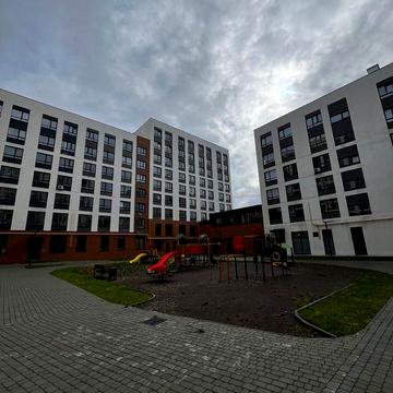 Продаж 1 кімнатної квартири з ремонтом на Навроцького