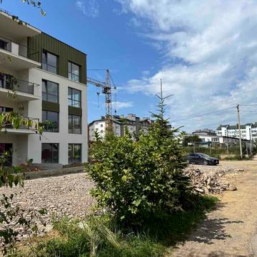 Володимирська, 8