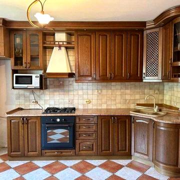 Готовий особняк з ремонтом біля ТРЦ Metro