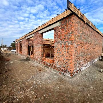 Сільська вул., 10