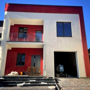 Котедж з гаражем навпроти Спектруму