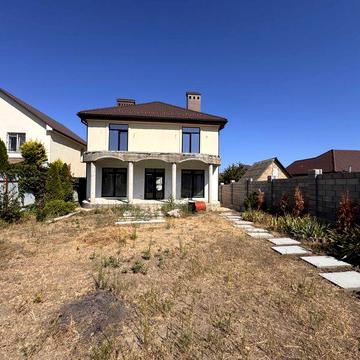 Червоный Хутор ,Центральная улица. 2 этажа, подвал.5 соток