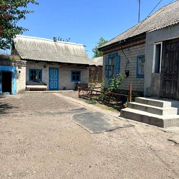 Ваш затишний дім у передмісті - спокій, простір, природа