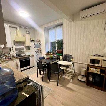 Продам 2х комн кварт сталинка в центре Одессы/район пл. Льва Толстого