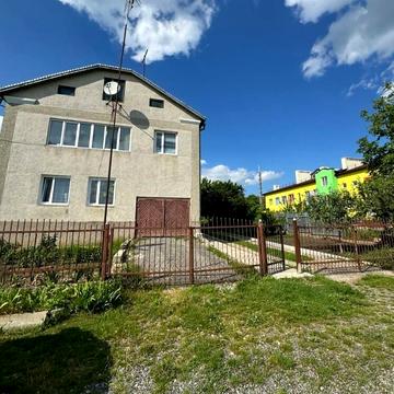 Шкільна вул., 9