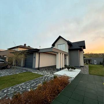 Продам двухэтажный дом с бассейном, Новоалександровка