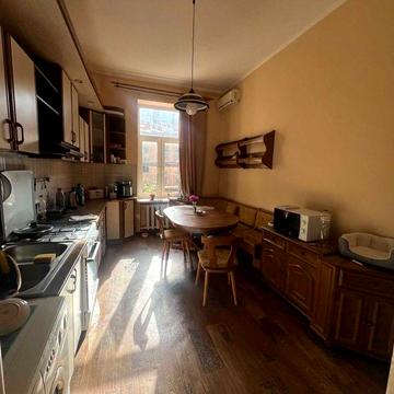 Продаж/2 квартира/Ремонт/Новаківського 12/Австрійський/Львів