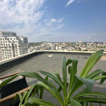 Без аналогов ! 2ком квартира 90 м с террасой 50 м .Центр. Евроремонт