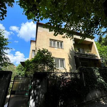 Галицької Армії вул. (), 1