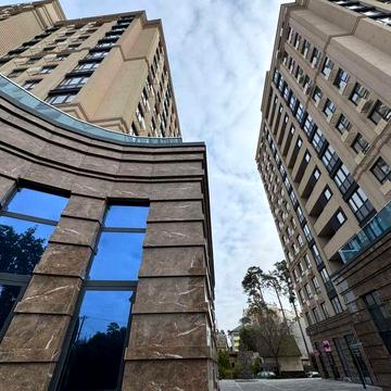 Продам 2-кімнатну квартиру в центрі міста! ЖК Бізнес классу!