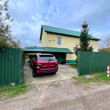 Продаж будинку на Осокорках, 10 соток, 6 км від метро Славутич.