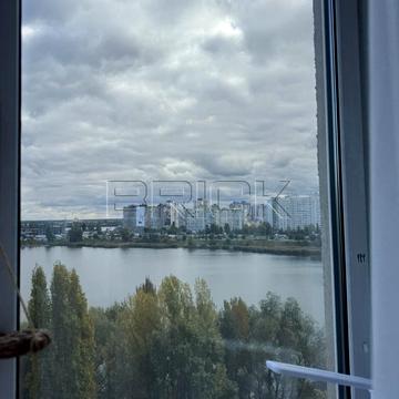 Миколи Бажана просп., 1-М