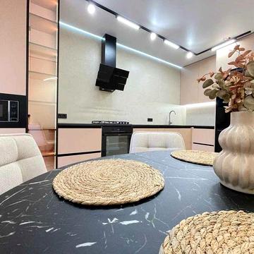 Стильна 1-кім поруч з річкою