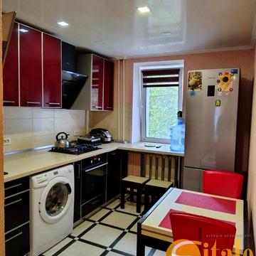 Продам двокімнатну з ремонтом та меблями, космос (020)