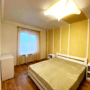 Продам 2-кім квартиру 63 м² з ремонтом на Подолі, Петропавлівська 6