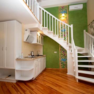 Чорновола вул., 82