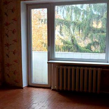 Продам трикімнатну  чешку на Даманському