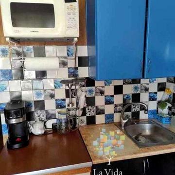 Продам 1-кім квартиру, ліфт, метро Берестейська, пров. Чугуївський 13а