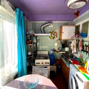 Євгена Мельнікова вул., 38