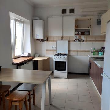 Тернопільська вул., 4