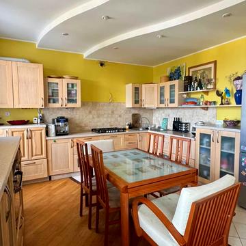 Менахем-Мендл Шнеєрсона вул. (Мініна), 19-А