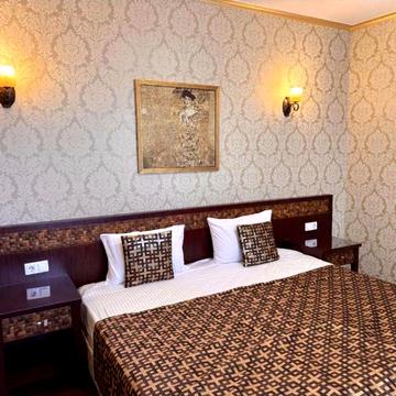 КАМАНІНА 16Б оренда апартаментів в Одесі з готельними послугами