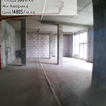 Володимира Великого вул. (Артема), 10