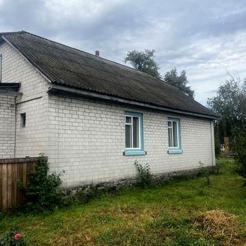 Продаж будинка всі диталі за вказаним номером телефону.