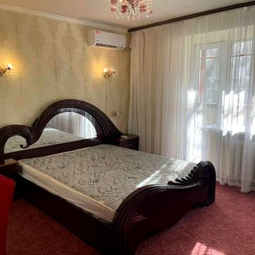 Князя Володимира Великого вул. (Плеханова), 15-Б