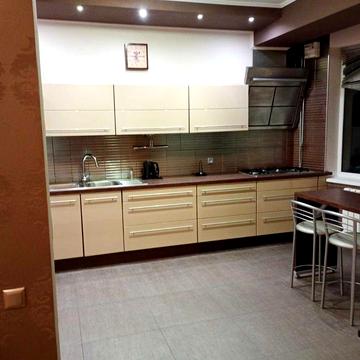 Оренда. вул. Сахарова, 80-А Новобуд Ближній центр Трирівнева. Паркінг!