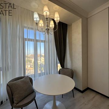 Трикімнатна квартира з ремотом на Литвака, АГВ, центр