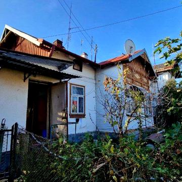 Продаж квартири будинкового типу