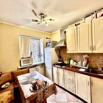 Продажа двухкомнстной квартиры. Канатная/проспект Шевченко