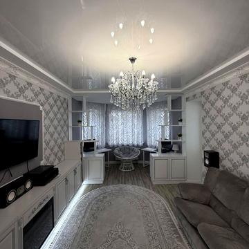 Будівельників вул., 12