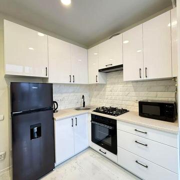 2 к квартира з новим ремонтом та меблями. Центр Гостомеля ЖК Покровський