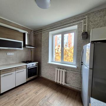 Лариси Руденко вул., 8
