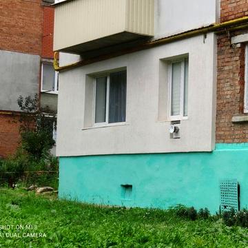 Продам однокімнатну квартиру в центрі.